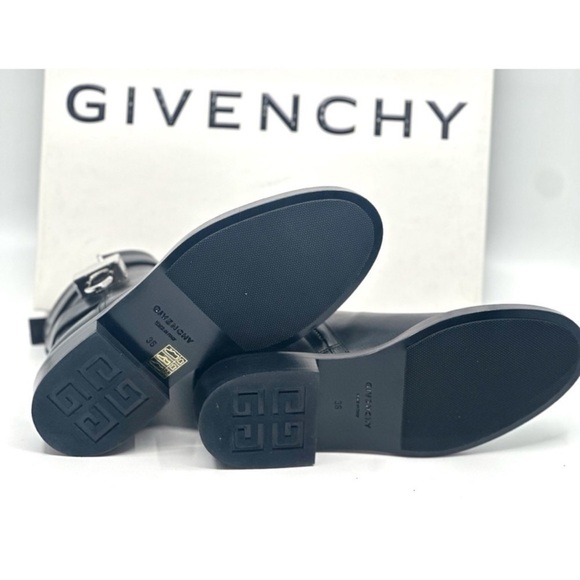 GIVENCHY LEATHER METAL LOGO LOCK
ANKLE BOOTS BOOTIES STACKED HEEL NEW
SIZE 6 - Picture 7 of 16